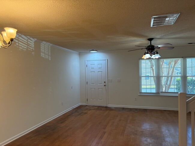 Photo - Charming Townhouse