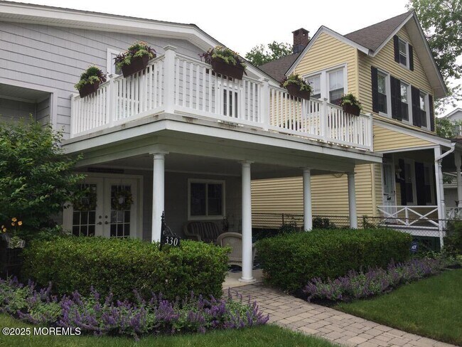 Photo - 330 Sylvania Ave