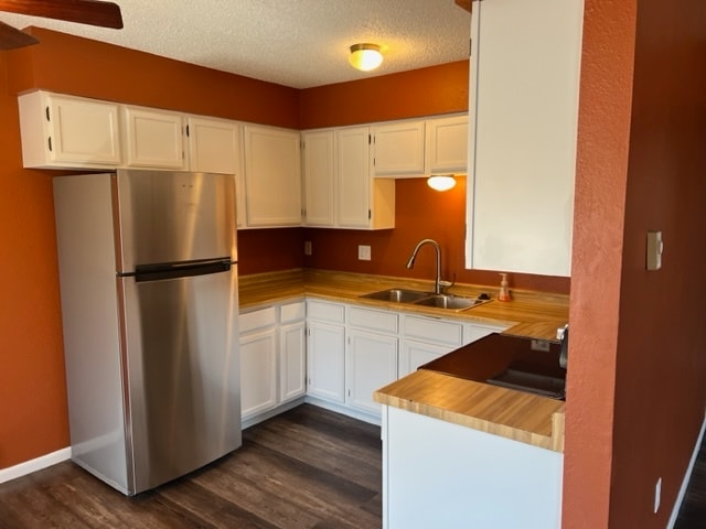 Kitchen - 3650 W 8th St Unit 4