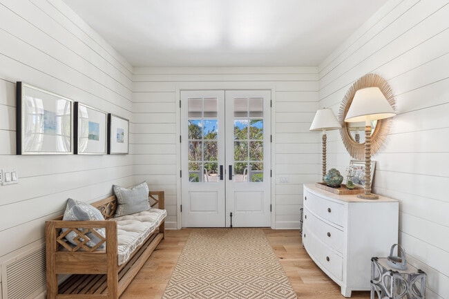 Photo - 4040 Loomis Ave