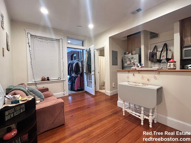 Building Photo - 195 Winthrop Rd