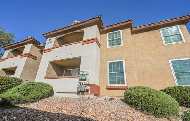 Building Photo - 231 W Horizon Ridge Pkwy Unit 2423 Rental