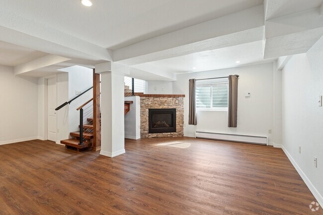 Building Photo - 6 W Brookside St Unit 10 Rental