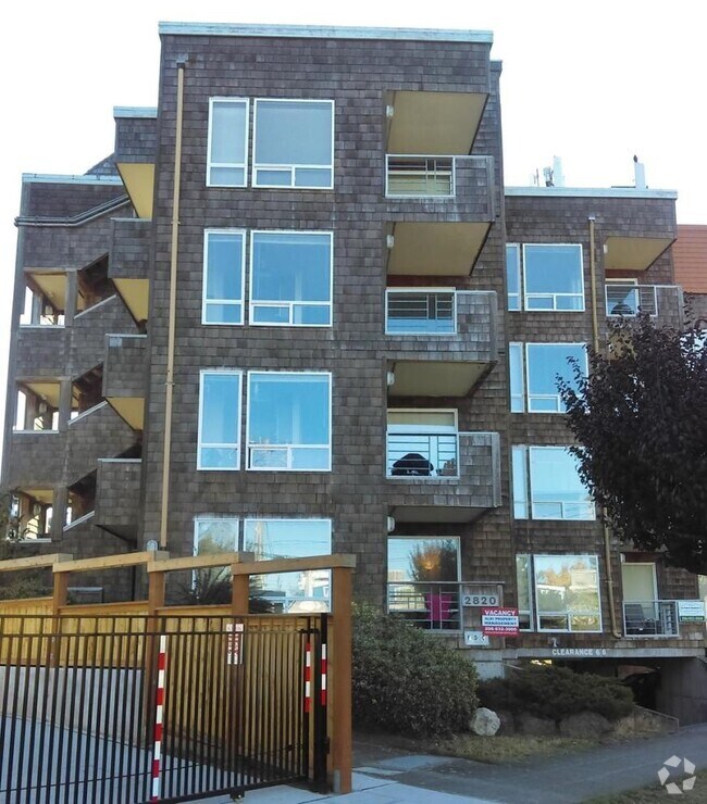 Building Photo - 1 bedroom in Seattle WA 98116 Unit 2820 62 Ave SW Rental