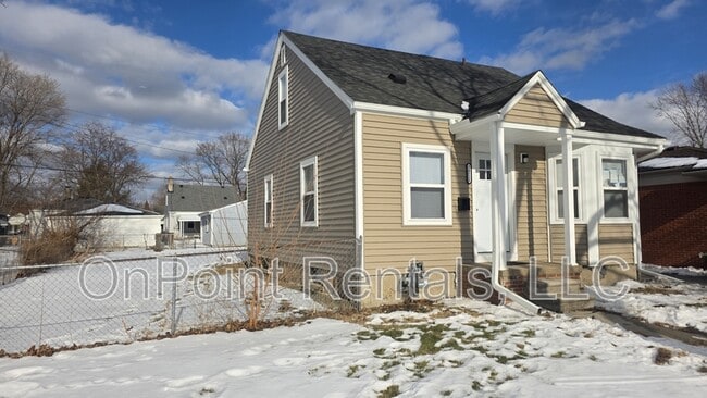 Photo - 14526 Russell Ave