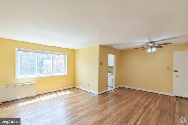 Building Photo - 9734 Glen Ave Unit 202 Rental