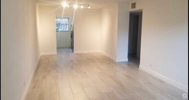 Building Photo - 2607 NE 8th Ave Unit 38 Rental