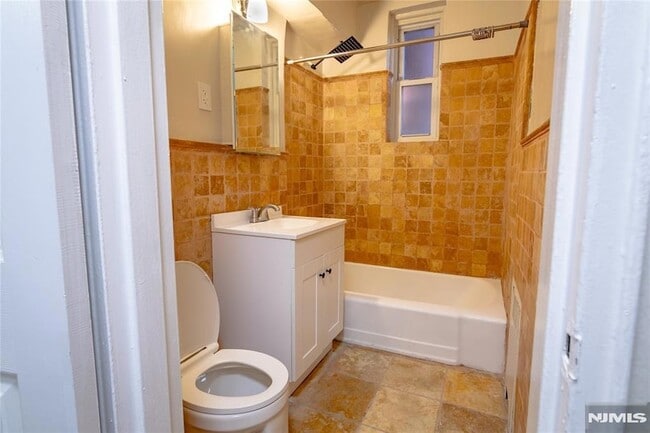 Photo - 2160 Center Ave Unit 4P