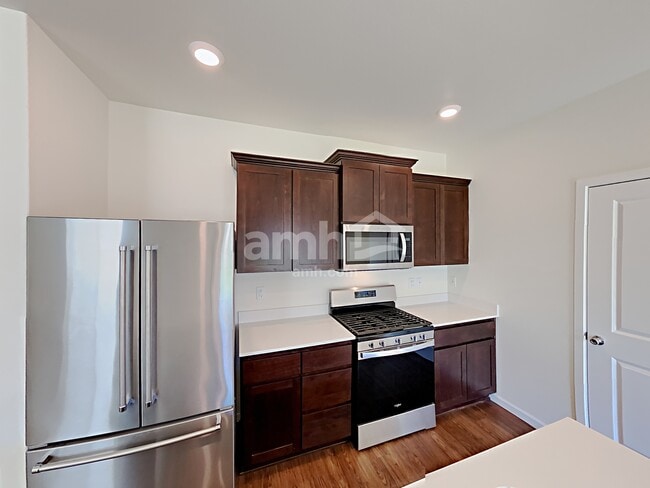 Photo - 2328 NW Matteo Dr