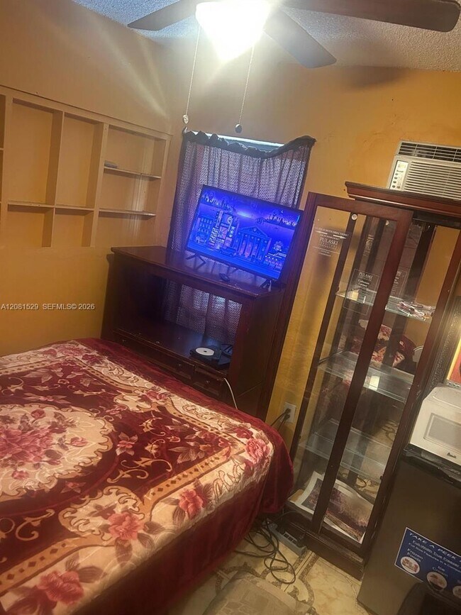 115 NW 193rd St Unit 2