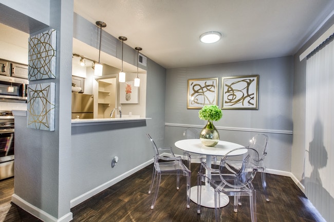 Maxwell Apartments