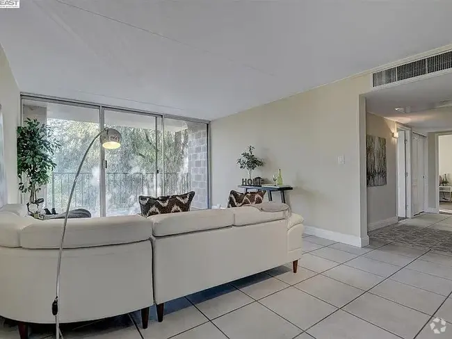 Building Photo - 3909 Stevenson Blvd Unit 408 Rental
