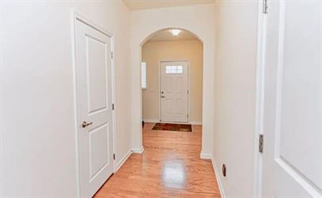 Photo - Spacious 3 bedroom Townhome!