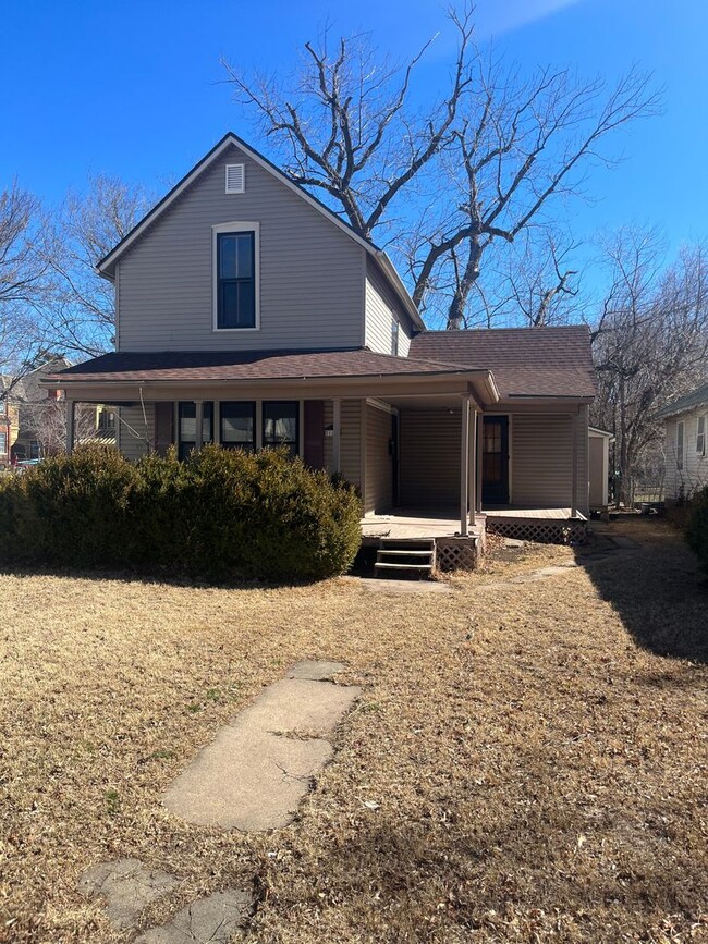 $995 - 3 bed 1 bath - Single Family Home - $995 - 3 bed 1 bath - Single Family Home