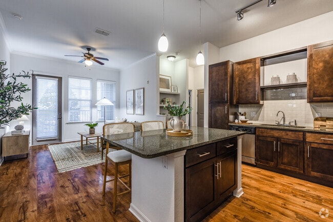 2 BR, 2 BA - 1,088SF