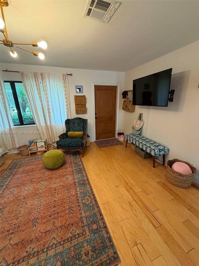 Photo - 401 SE 3rd Pl