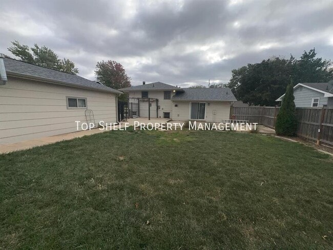 Photo - 747 High Rd