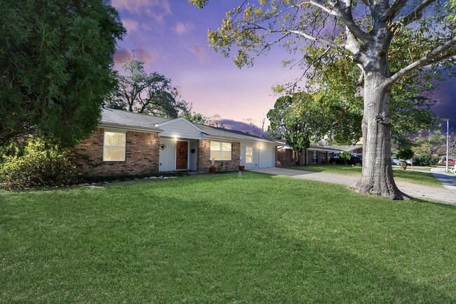 Photo - 8607 Shadow Crest St