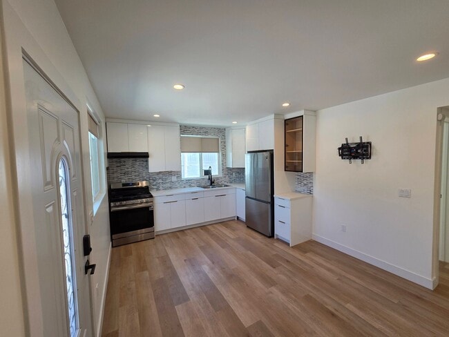 Photo - 14929 Titus St Unidad a