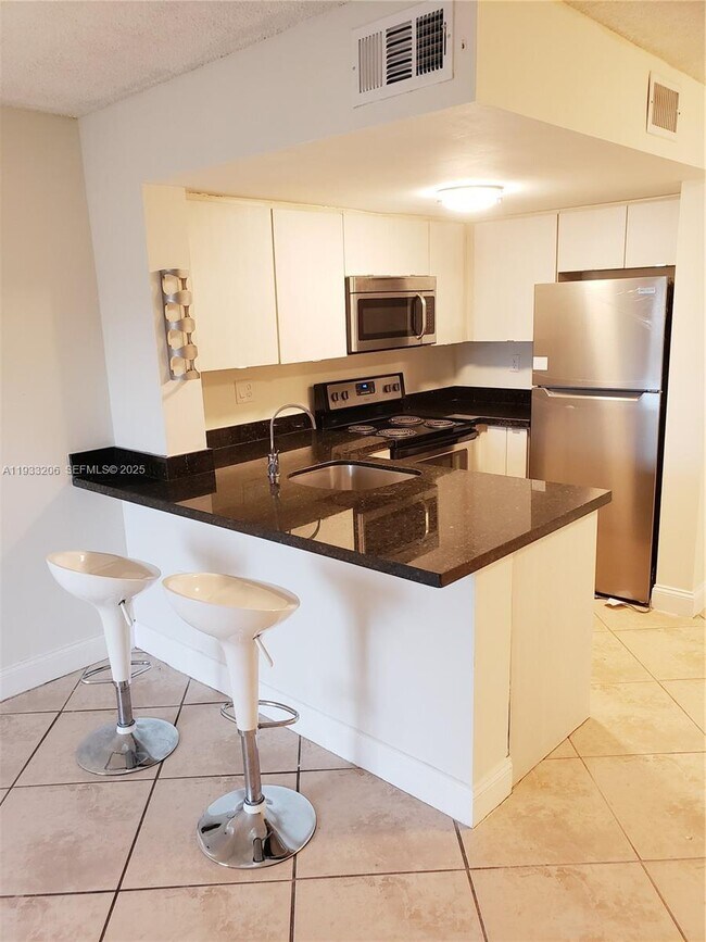 Photo - 8660 NW 5th Terrace Unidad 15-209