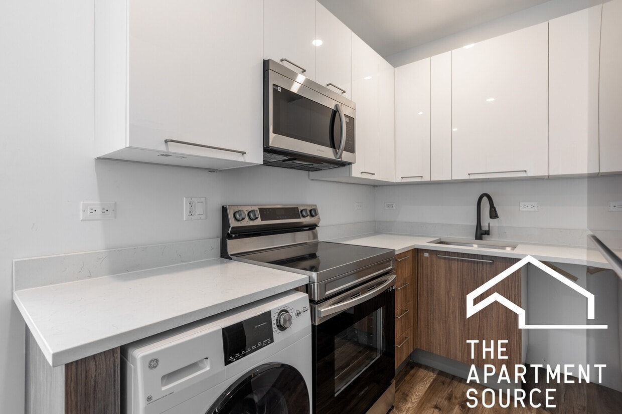 Photo - 941 W Carmen Ave