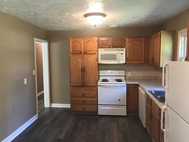 Photo - Updated SE Springfield Home -Available Now