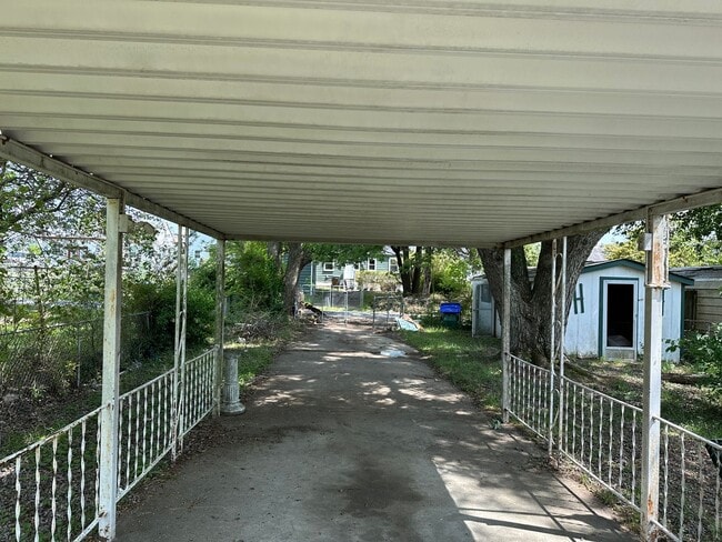 Photo - 3 bed house in Church Hill! Central HVAC, laundry, yard with shed!