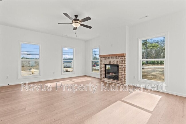 Photo - 103 Carroll Cir