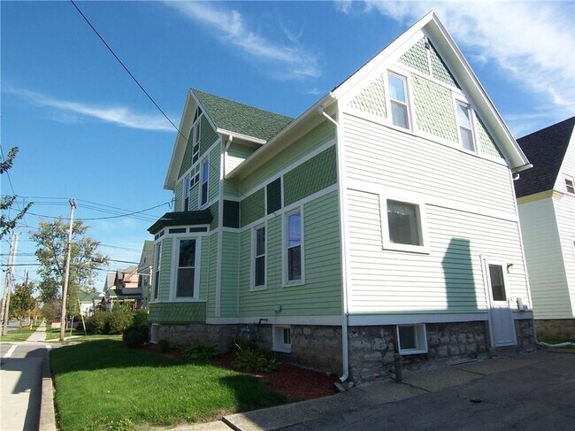 Photo - 300 Washington Ave