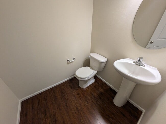 Photo - 3100 Eagle Loop NE