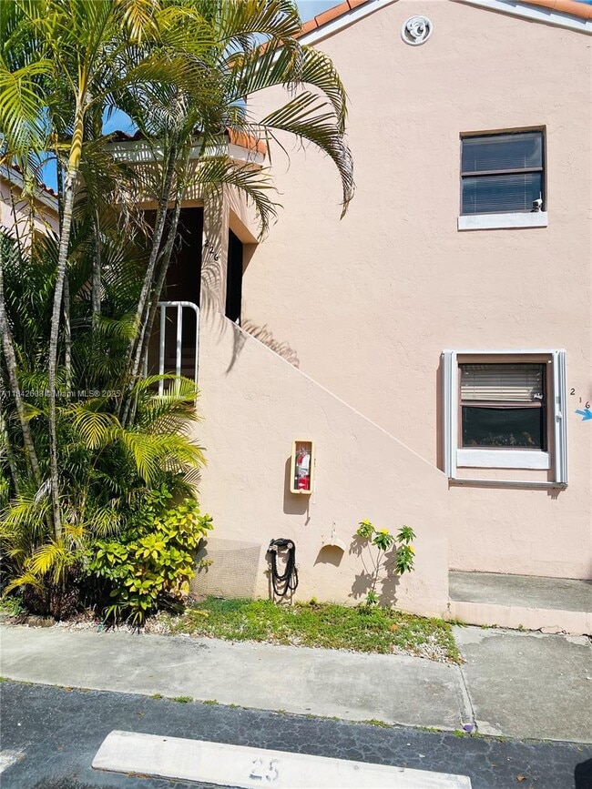 Building Photo - 11810 SW 80th St Unit 226 Rental