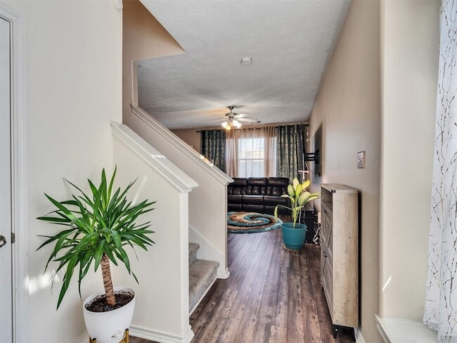 Photo - 11522 Hackmatack Way