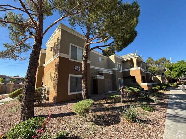 Building Photo - Darling Southwest one bedroom condo locate... Unit 1132