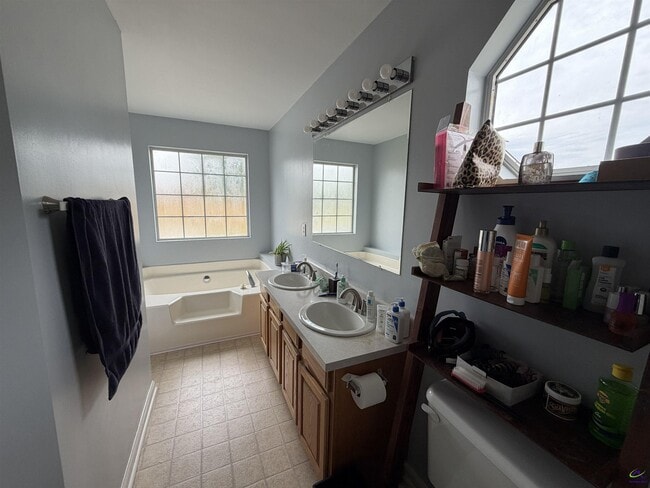 Photo - 104 Muirfield Ln
