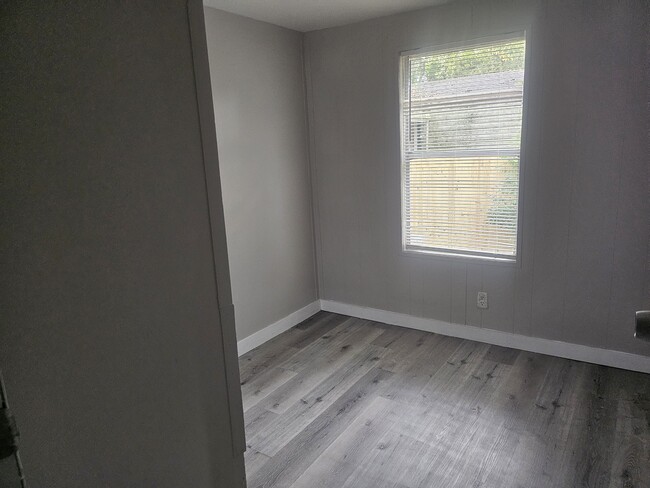 Photo - 8405 Vining St