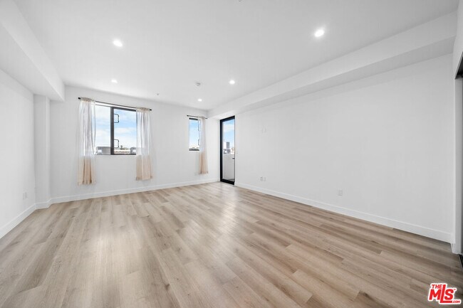 Photo - 5612 Lexington Ave Unidad 303