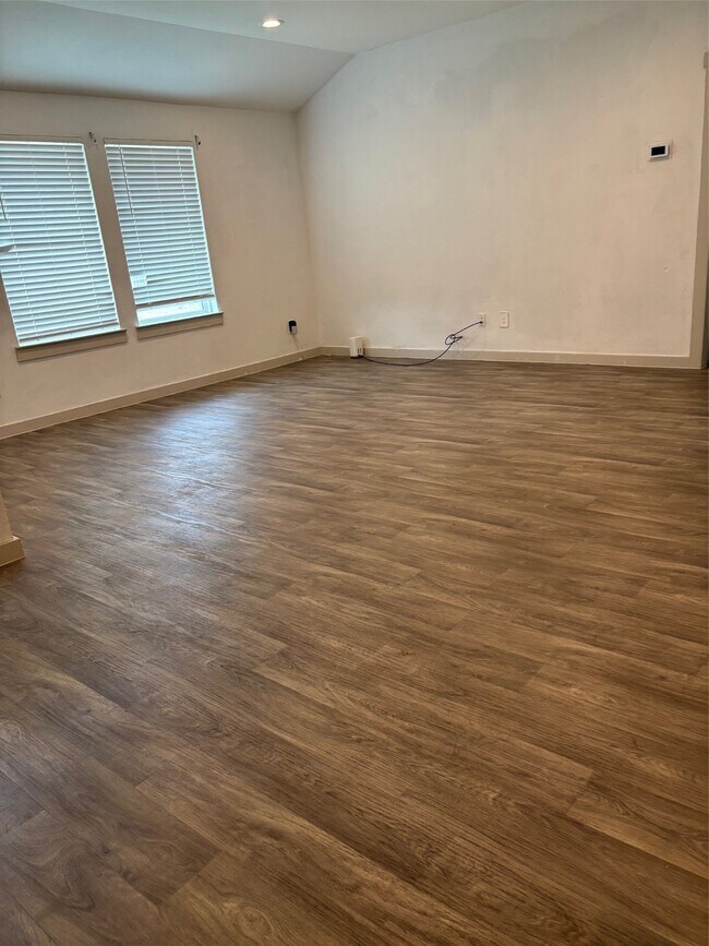 Photo - 1715 Plantation Pl