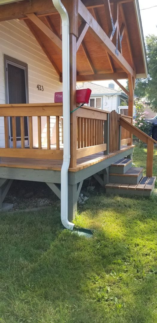 Photo - 423 NE Johnson St