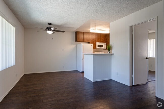 1BR, 1BA - 203
