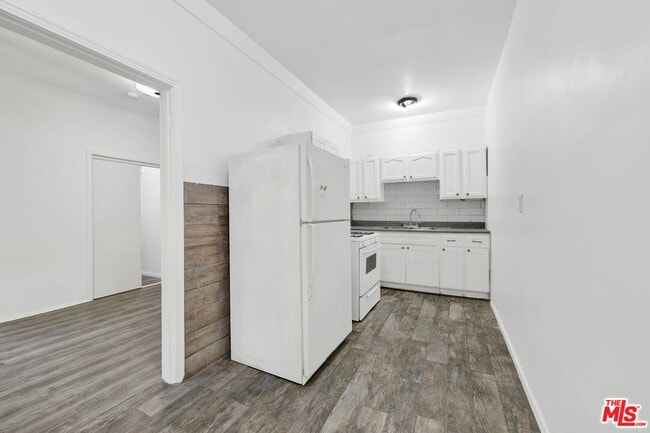 Photo - 225 E Garfield Ave Unit 207