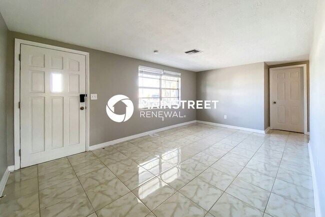 Photo - 3 Bedroom Pet-Friendly Home in Holiday, FL with Main Street Renewal