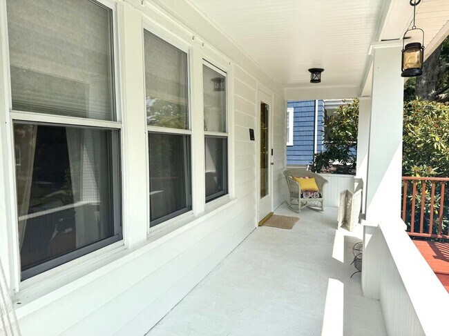 Photo - 32 Hadwen Ln House