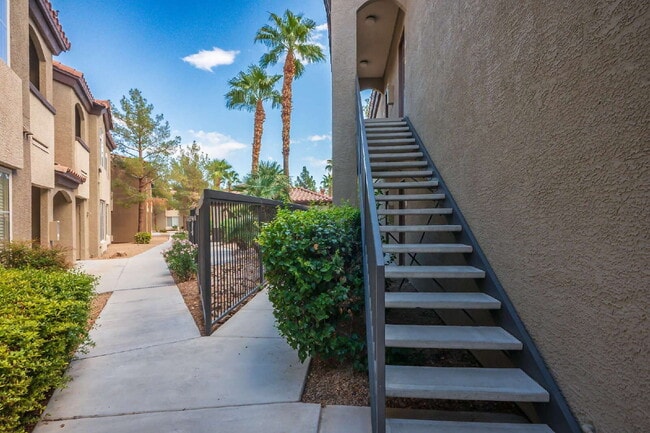 Photo - "Chic 1-Bedroom Oasis in Prime Las Vegas Location – 813 Sq. Ft. of Comfort!" Unit 2248