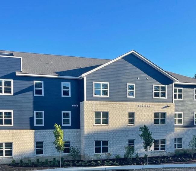 Exterior - Breeze Crossing