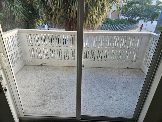 Photo - 1057 SW 7th St Unidad 3