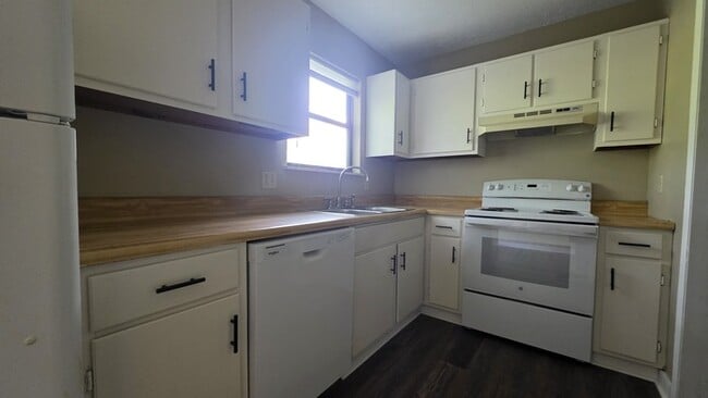 Photo - Townhouse in Smoketree Apartments