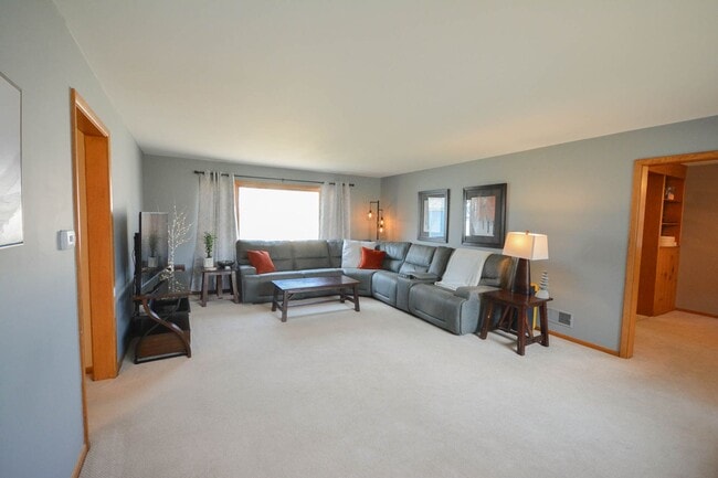 Photo - Spacious ranch style home in amazing Lowertown location!