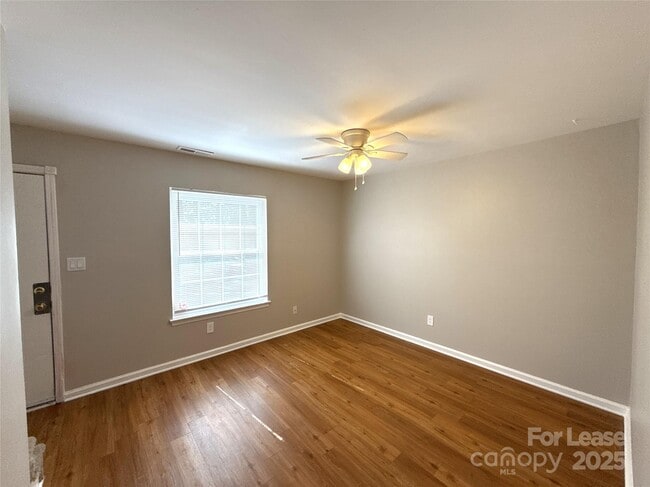 Photo - 409 Hawley Ave