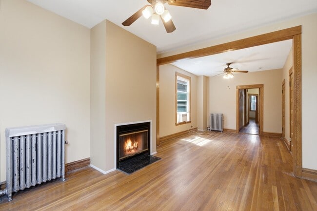 Photo - 1213 W Addison St Unit 2