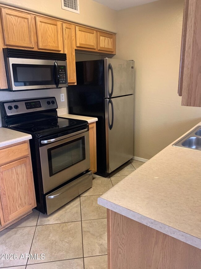 Building Photo - 3301 E Earll Dr Unit 119